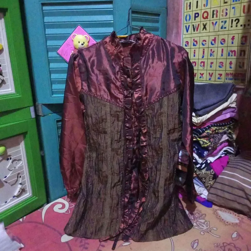 Kebaya wanita modern photo 1