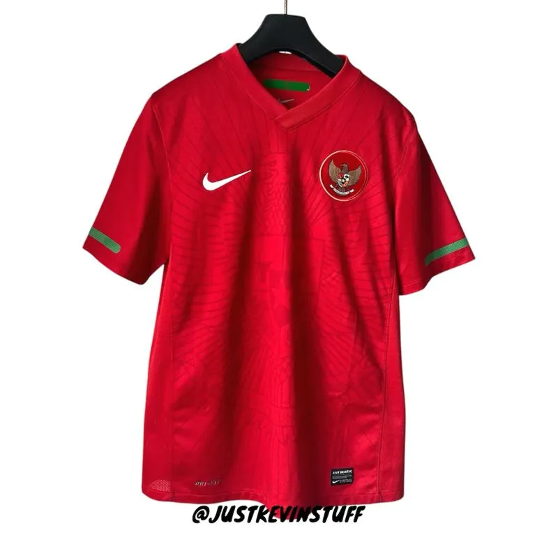 Nike Streetwear Sportswear Jersey Pria red photo 1
