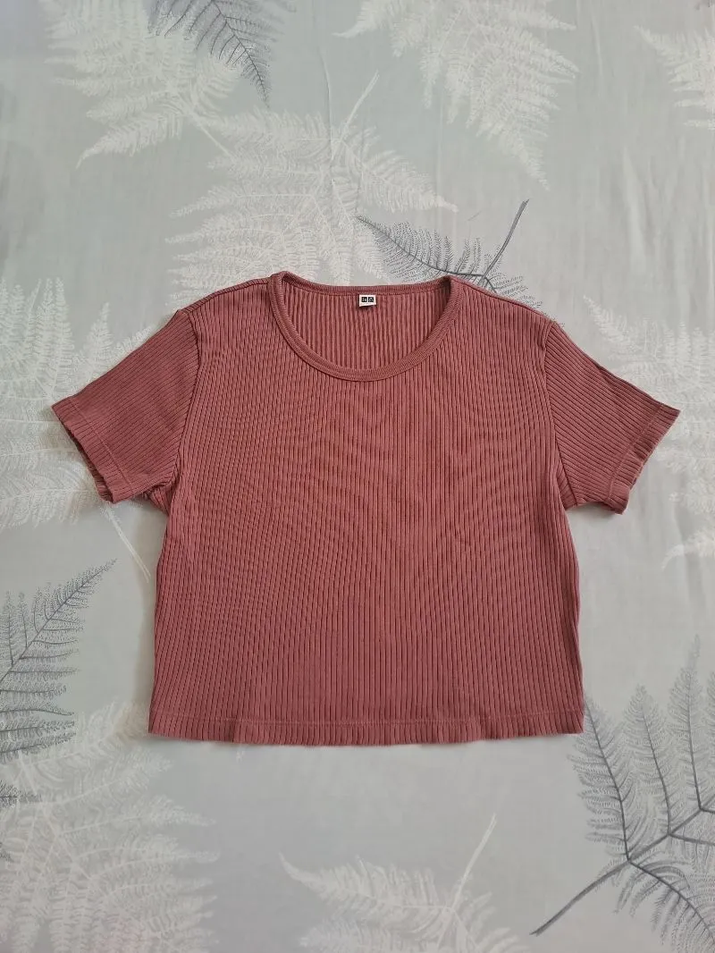 Uniqlo Y2K Coquette Crop top Wanita burgundy photo 1