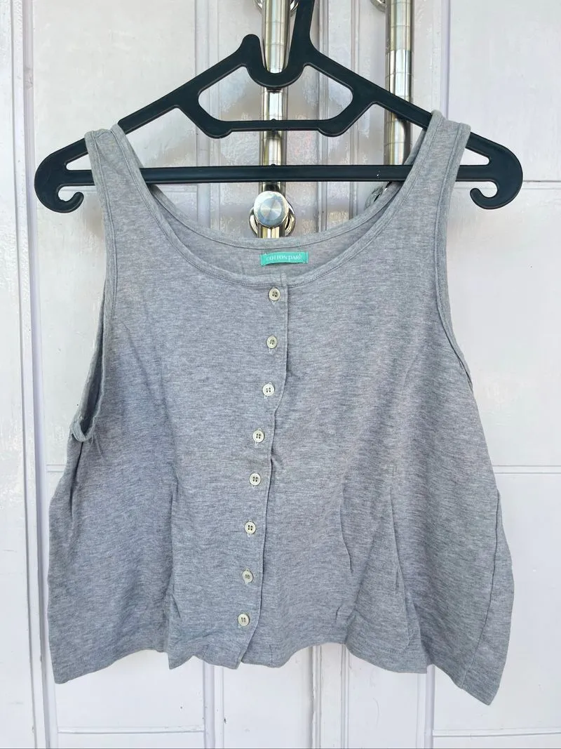 Tank Top Rajut Kaos Abu-Abu Kancing Depan photo 1