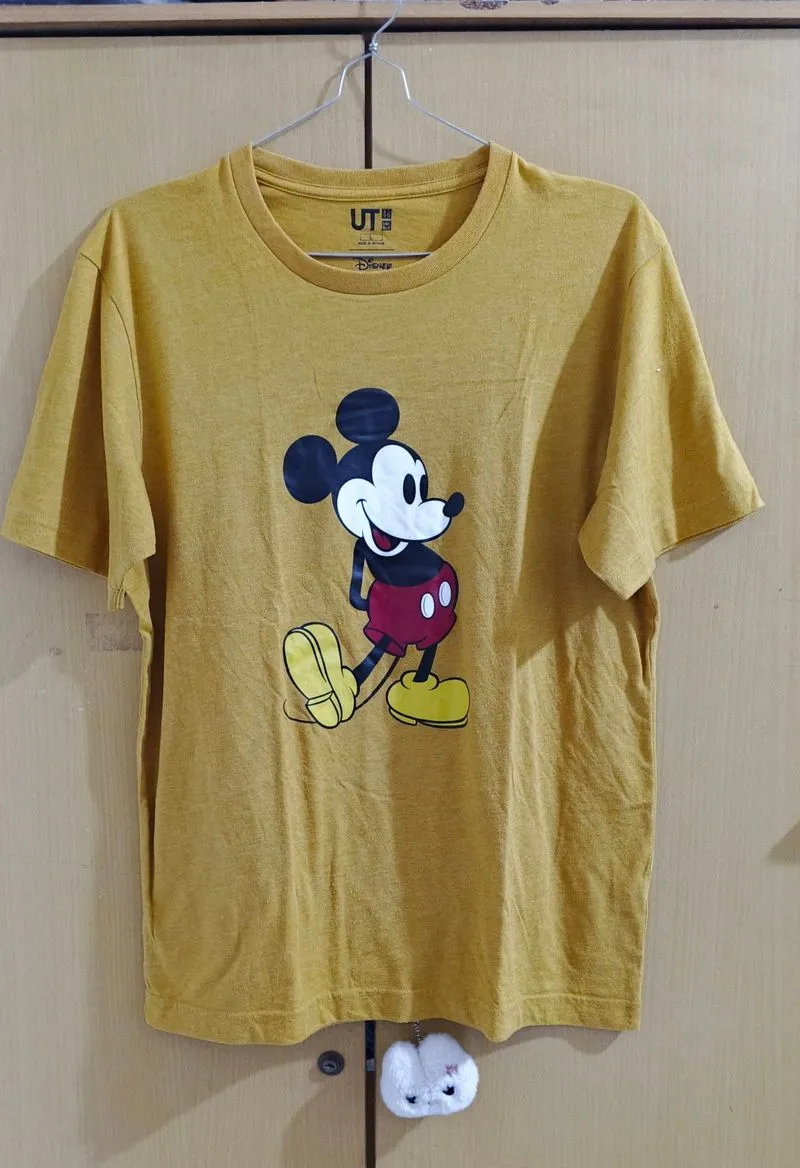 KAOS UNIQLO x Disney Mickey Mouse photo 1