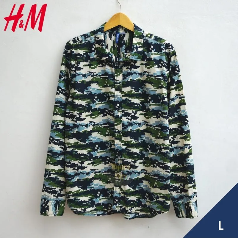 H&M Divided Kemeja Longsleeve Digital Camouflage Size L photo 1