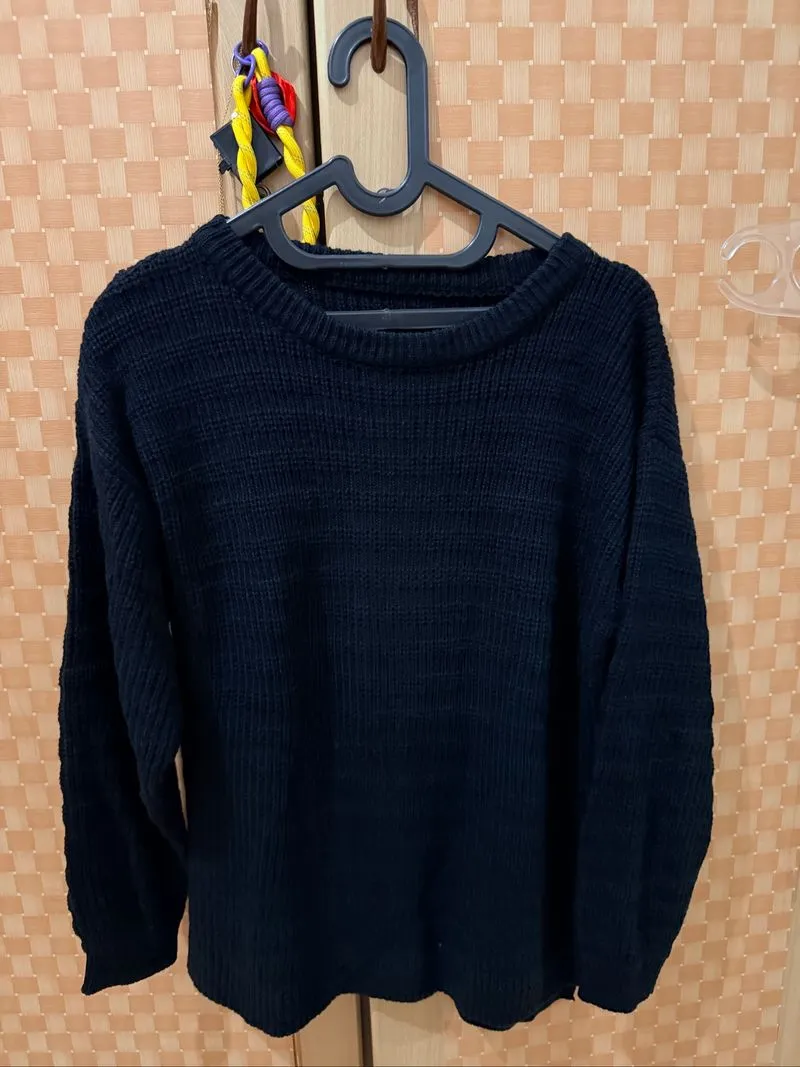 Top knit hitam photo 1