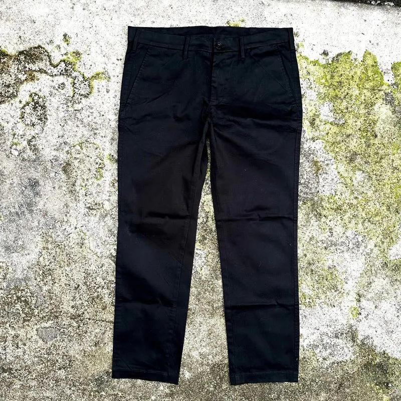 Uniqlo Chinos Work Pants Hitam Ankle Pants W 32 photo 1