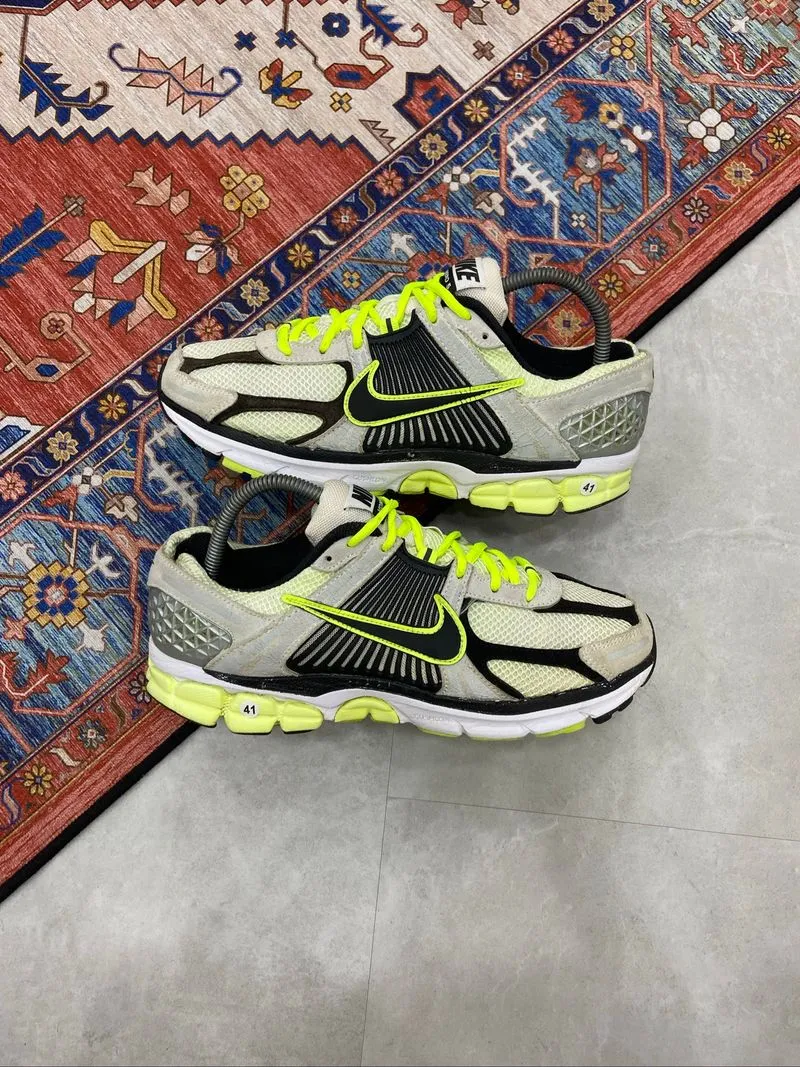Nike Zoom Vomero 5 Bolt White Metallic Original photo 1