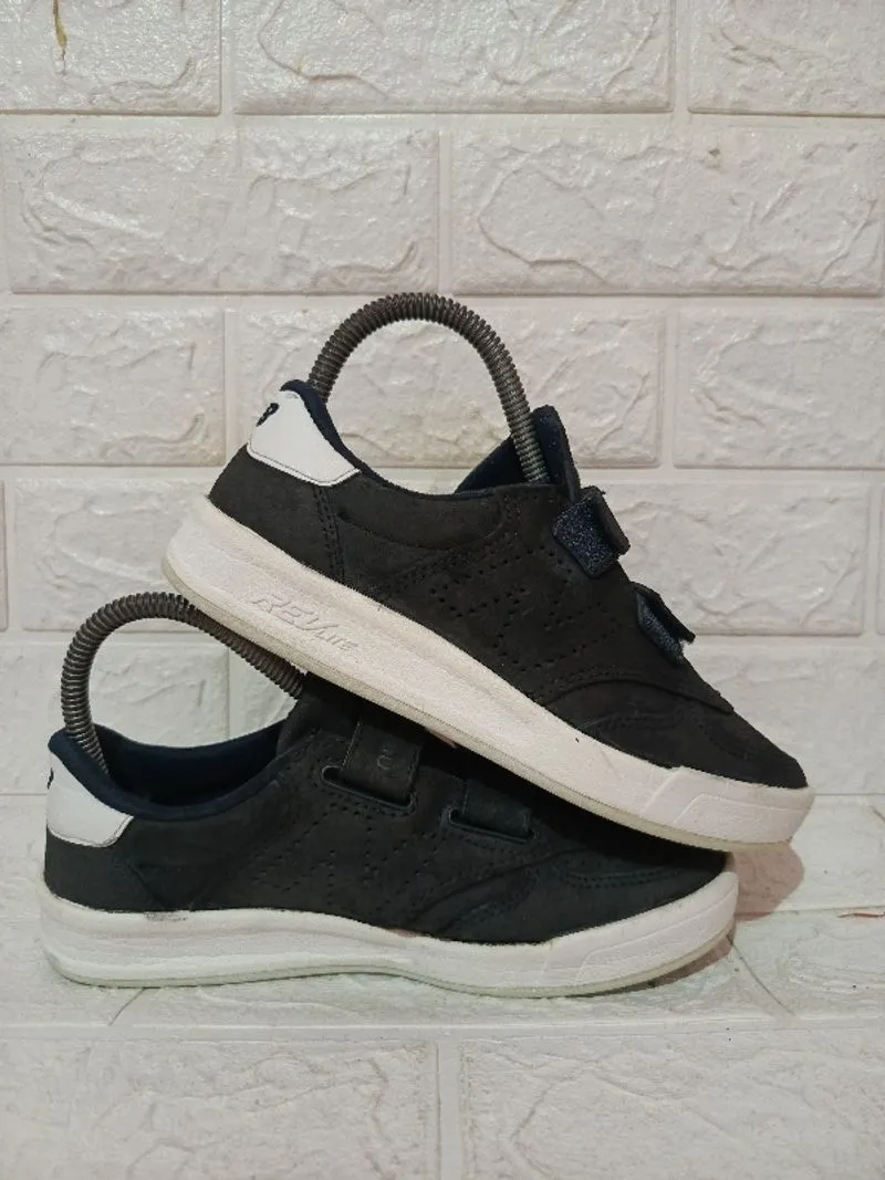 New Balance 300 Velcro Black White photo 1
