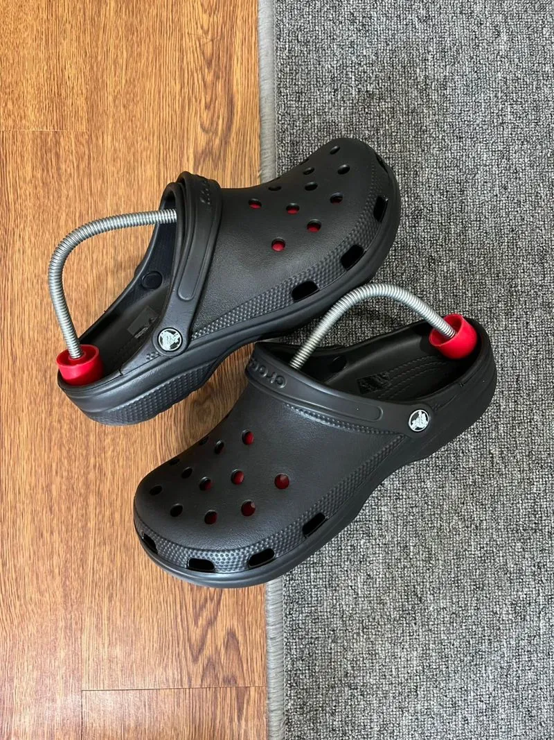CROCS photo 1
