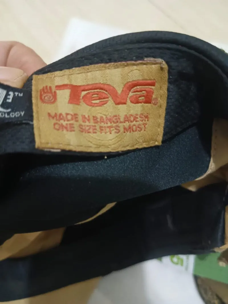 Topi preloved branded  photo 1