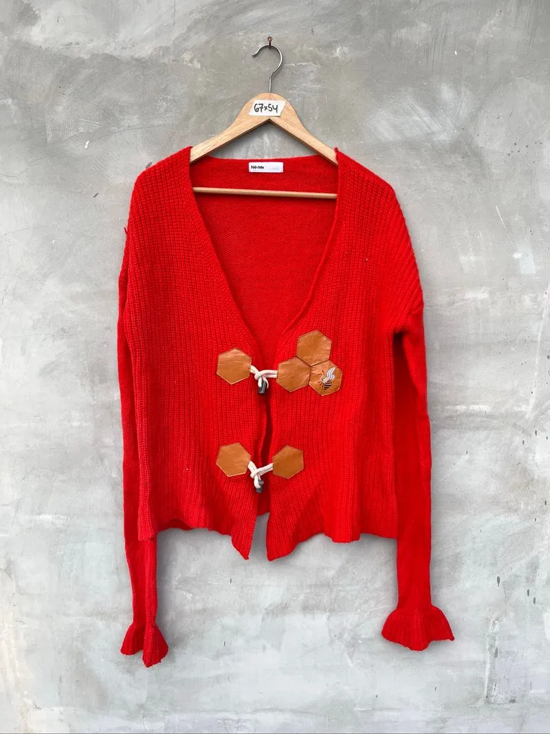 Nenet bee cardigan sweater photo 1