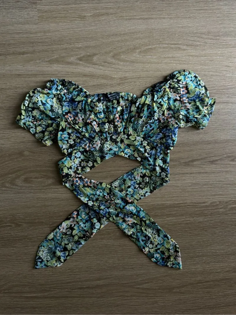 flower print micro top - BERSHKA photo 1