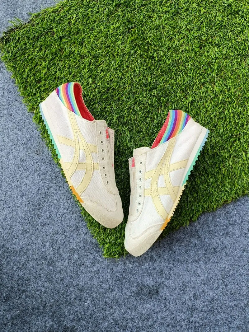 Onitsuka Tiger Slip on  photo 1