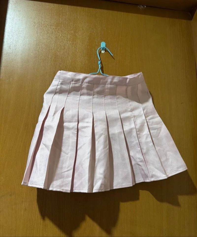 Pink mini skirt photo 1