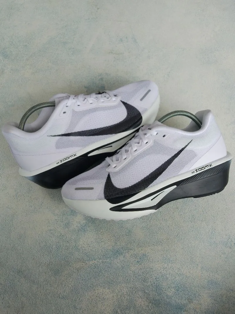 Nike Sportswear Sneakers Pria white black photo 1