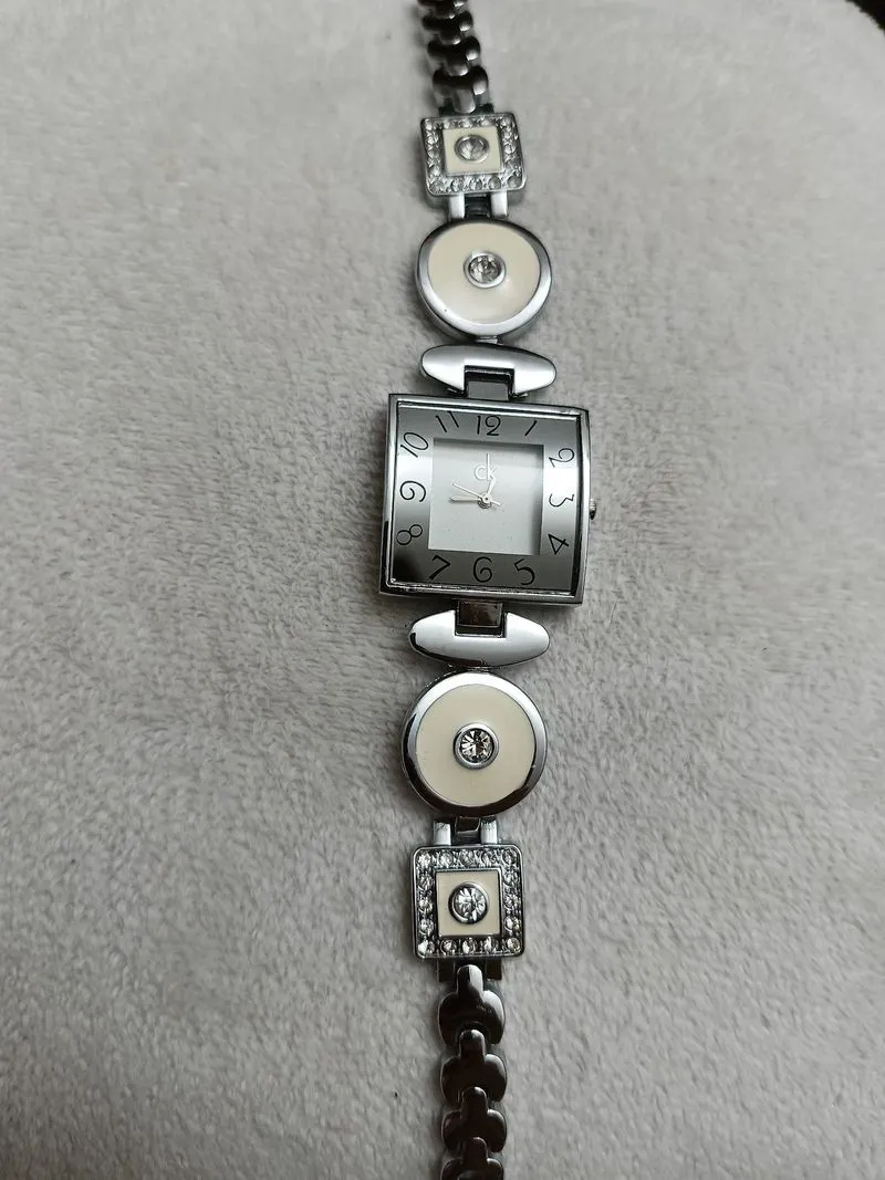 Vintage round strap watch  photo 1