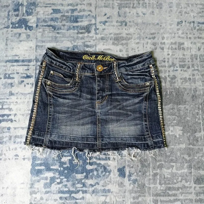 Cecil McBEE Y2k Style Mini Skirt photo 1