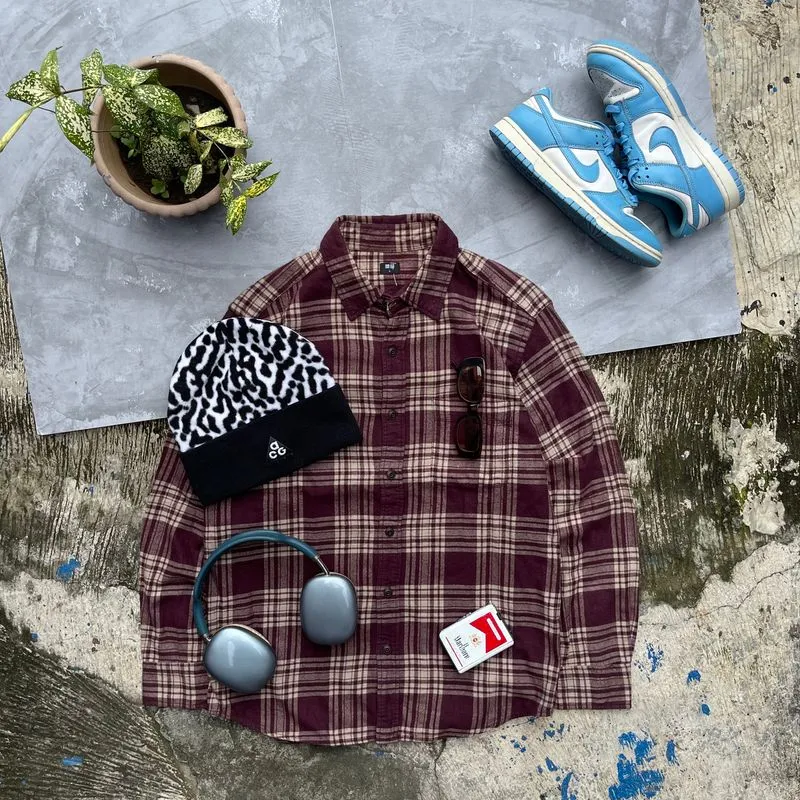 Uniqlo Grunge Indie Formal shirt Pria red brown photo 1