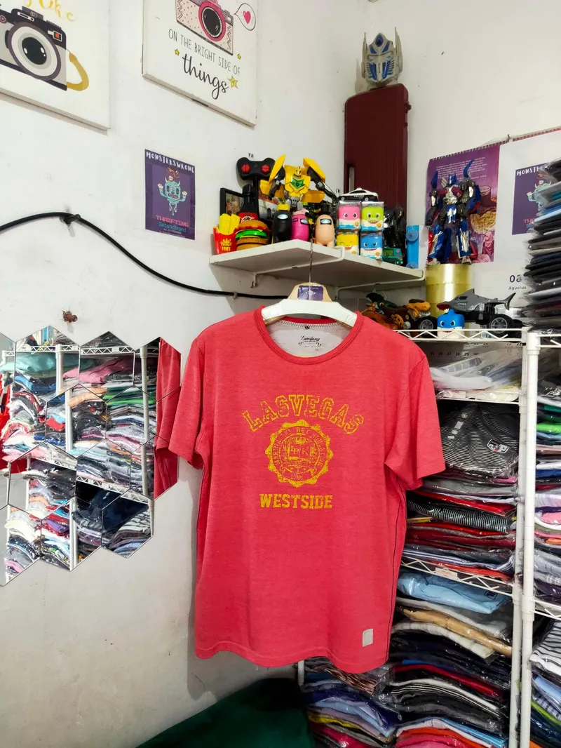 Vintage Streetwear T-shirt Pria red photo 1