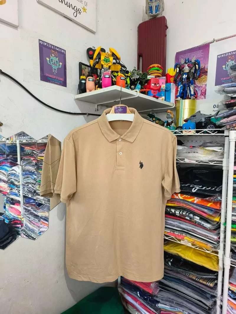 Vintage Streetwear Polo shirt Pria brown photo 1