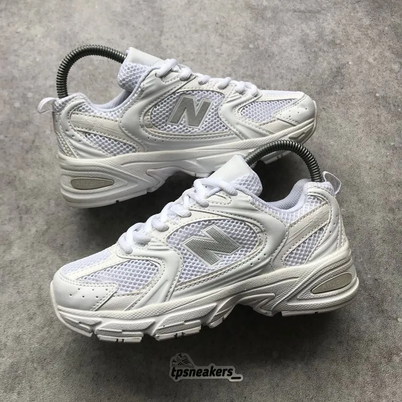 New Balance Casual Sneakers Wanita white photo 1