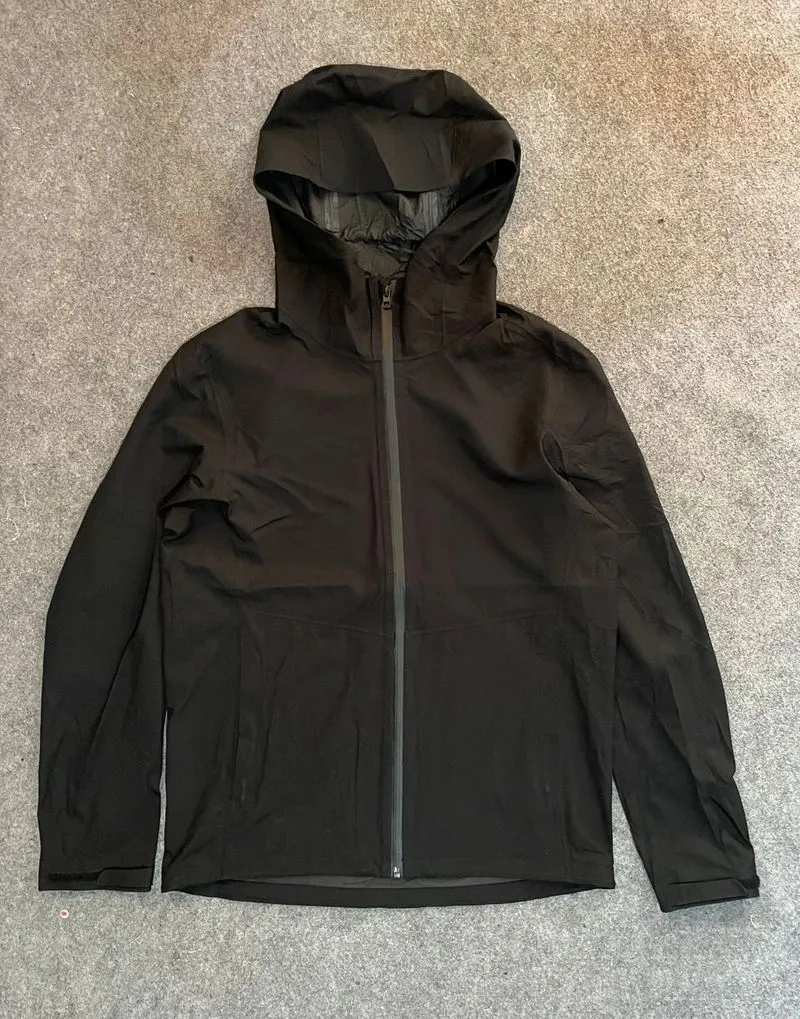 Uniqlo Sportswear Windbreaker Pria black photo 1