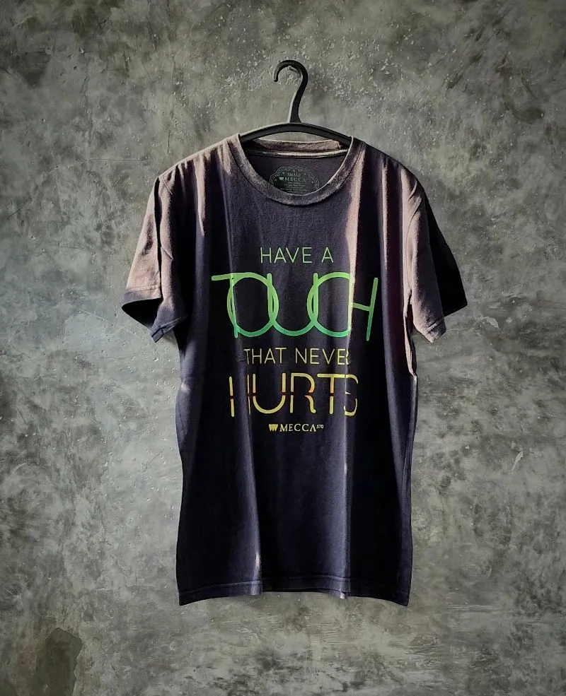 Minimalist T-shirt Wanita black photo 1