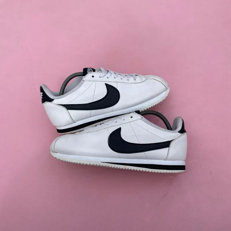 Nike Indie Casual Sneakers Pria white black photo 1