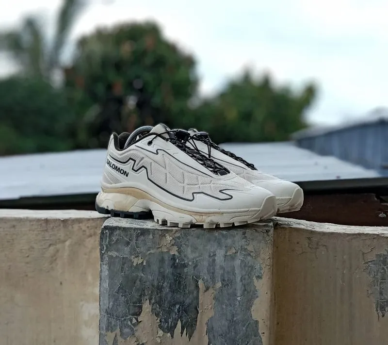 Salomon Streetwear Sportswear Sneakers Pria white khaki photo 1