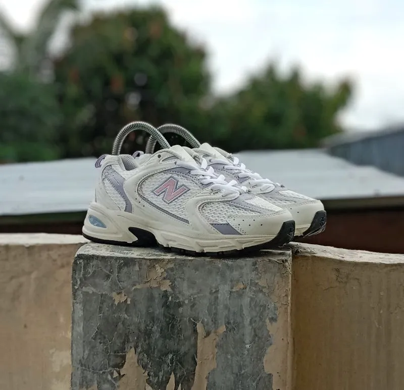New Balance Streetwear Sportswear Sneakers Wanita white pink photo 1