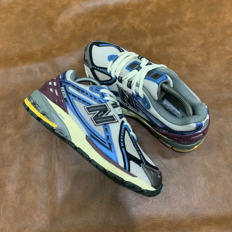 New Balance Streetwear Sportswear Sneakers Pria brown black photo 1