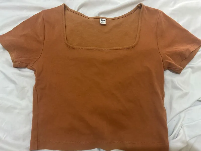 Uniqlo Casual Crop top Wanita orange photo 1