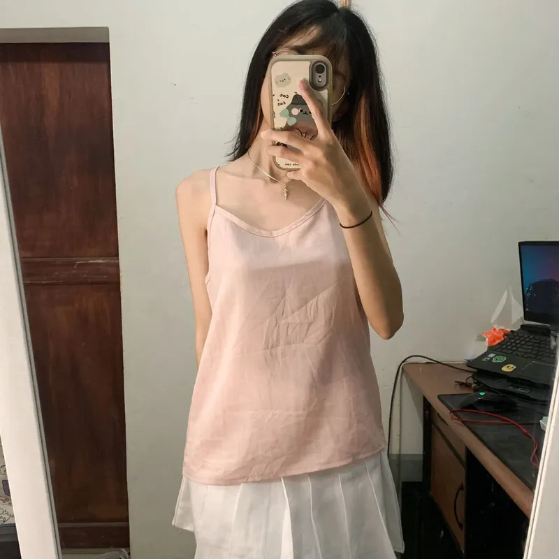 Minimalist Cami top Wanita white pink photo 1