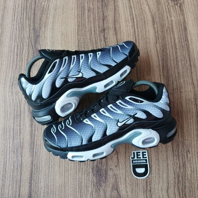 Nike Casual Sneakers Pria white black photo 1