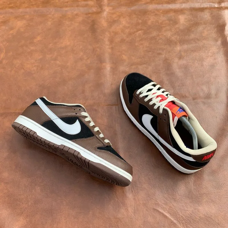 Nike Streetwear Sportswear Sneakers Pria brown photo 1