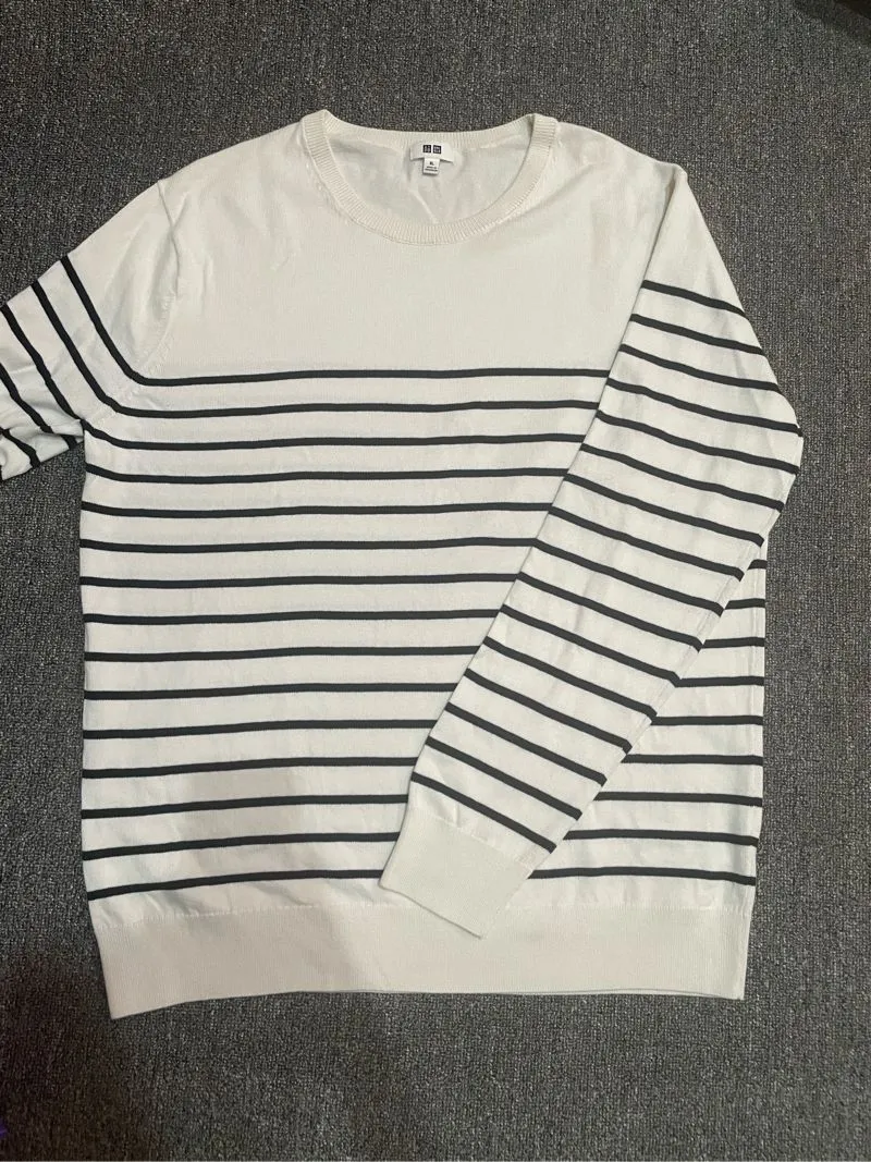 Uniqlo Streetwear Casual Sweater Wanita white photo 1