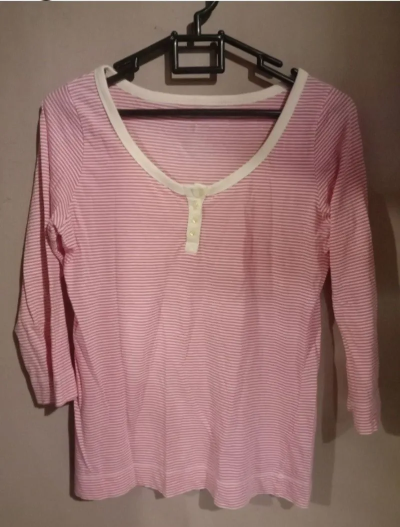 Minimalist Blouse Wanita white pink photo 1