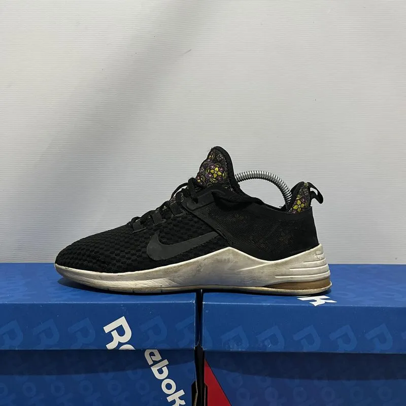 Nike Sneakers Pria black photo 1