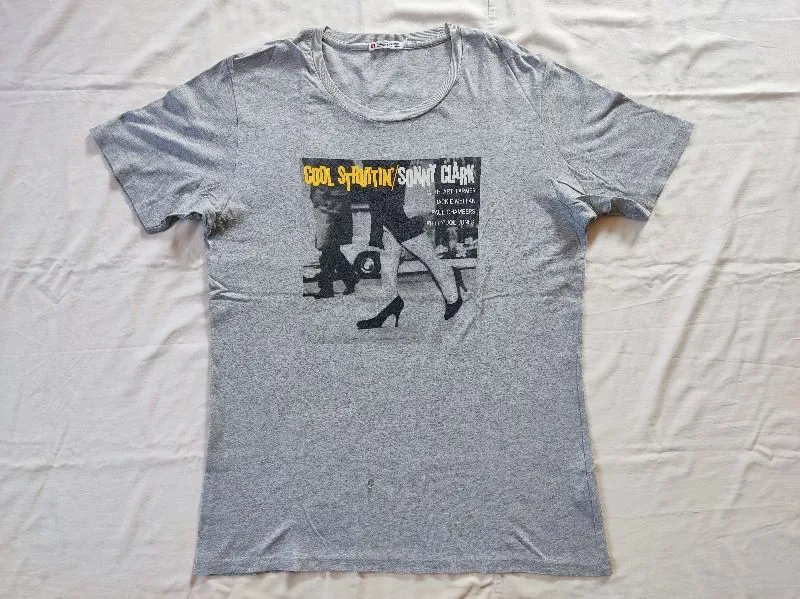 Uniqlo Streetwear T-shirt Pria gray photo 1