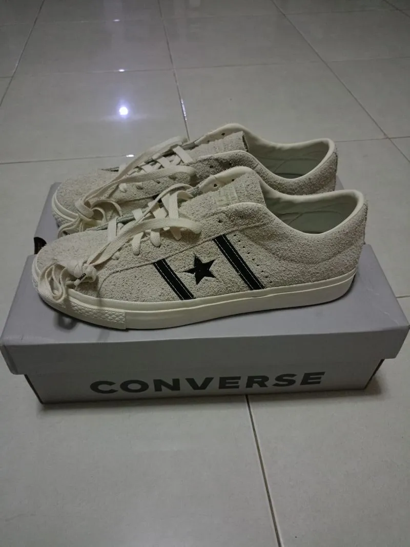 Converse Casual Sneakers Pria gray photo 1