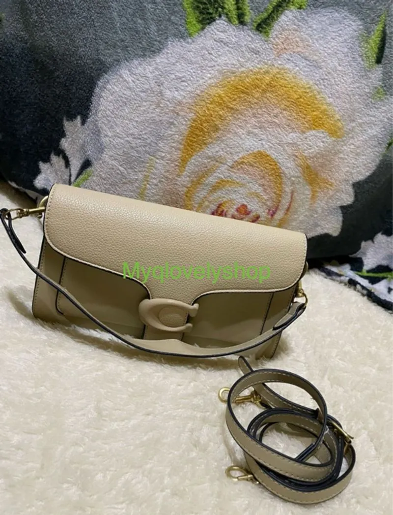 Coach Casual Shoulder bag Wanita cream photo 1