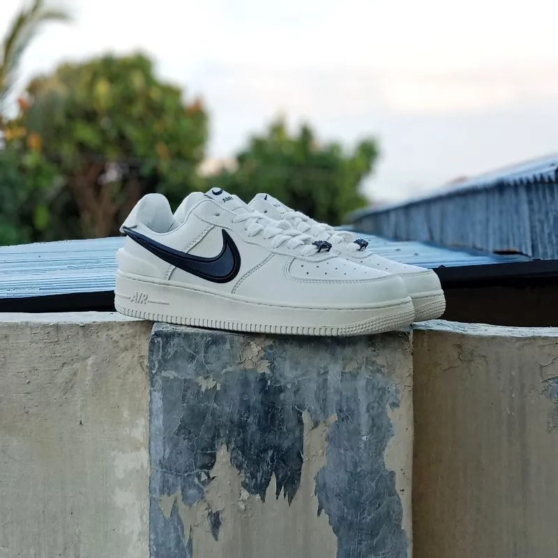 Nike Streetwear Casual Sneakers Pria white photo 1