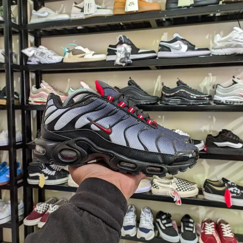 Nike Streetwear Sportswear Sneakers Pria black photo 1