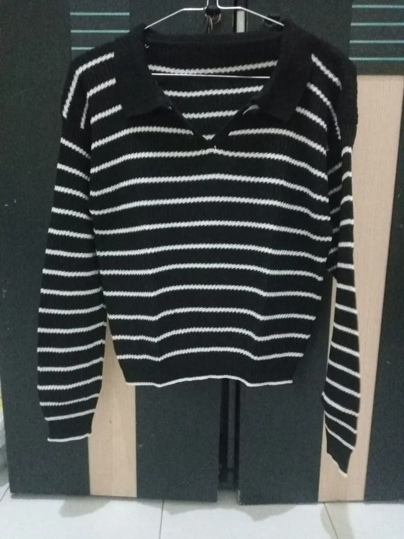 Casual Sweater Wanita white black photo 1