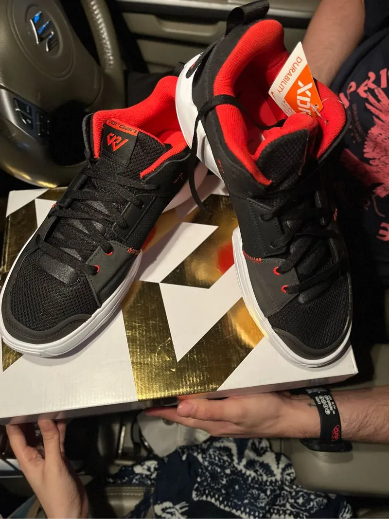 Nike Air Jordan Streetwear Sportswear Sneakers Pria red black photo 1