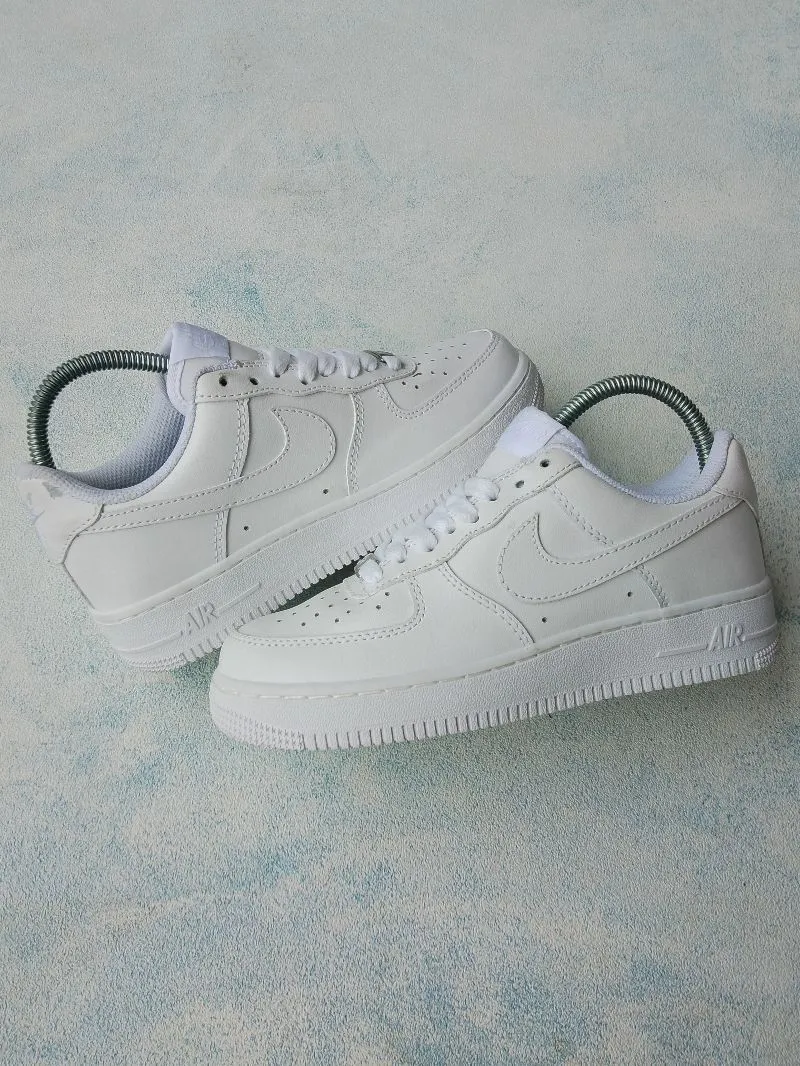 Nike Indie Futurist Sneakers Wanita white photo 1