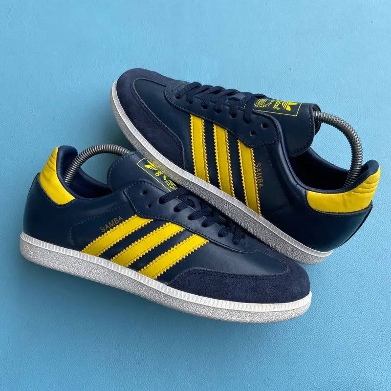 Adidas Streetwear Casual Sneakers Pria navy yellow photo 1