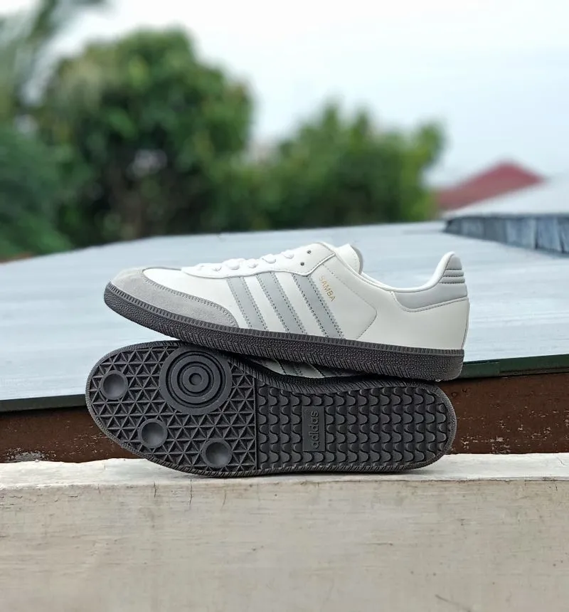 Adidas Streetwear Casual Sneakers Pria white gray photo 1