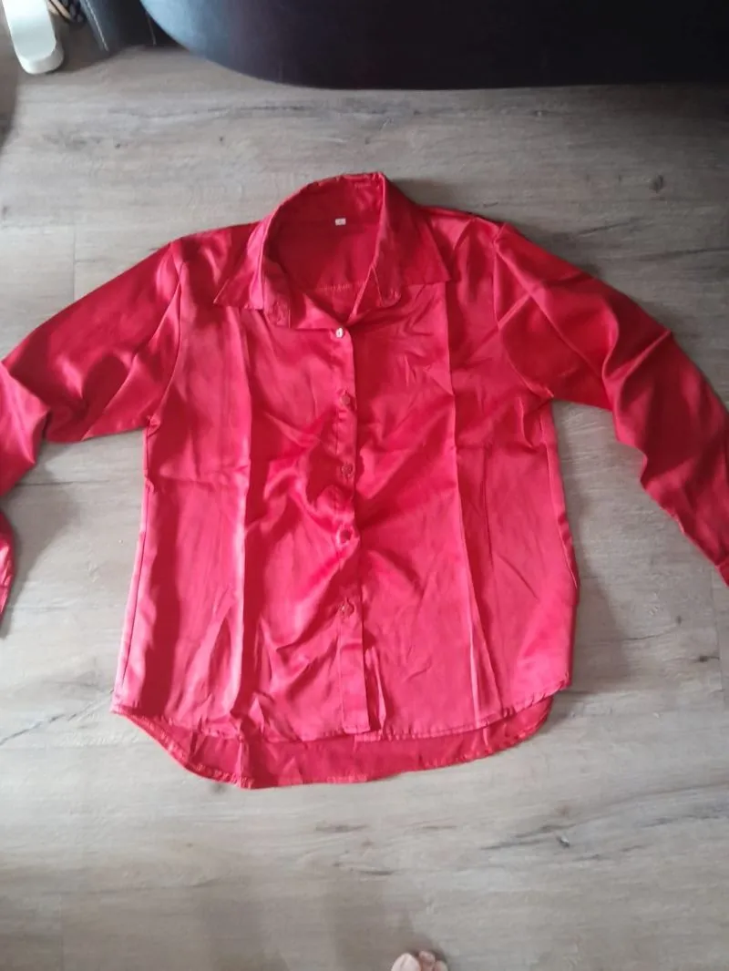 Minimalist Blouse Wanita red photo 1