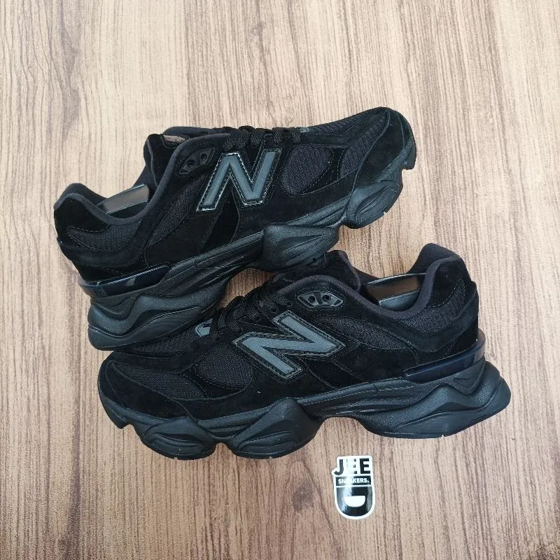 New Balance Casual Sneakers Pria black photo 1