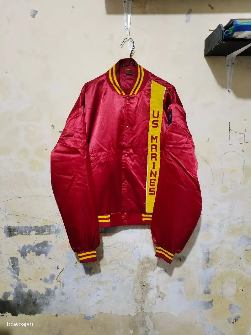 Sportswear Bomber jacket Pria red photo 1