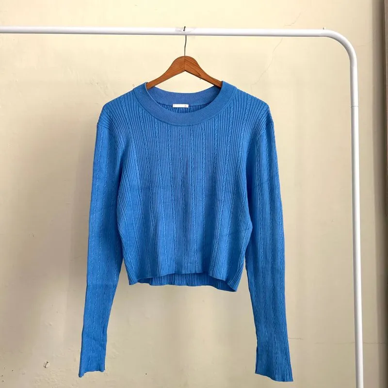 Uniqlo Minimalist Crop top Wanita blue photo 1